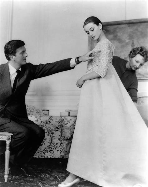 hubert de givenchy e audry hepburn|hubert de givenchy 1950s fashion.